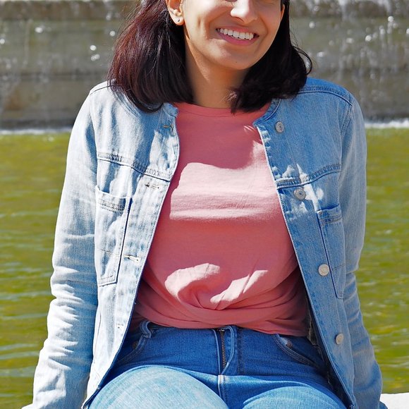 Meet your Posher, Nadia - Picture 1 of 2